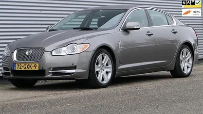 Grijs Occasion 2008 Jaguar XF Premium Luxury Sedan | € 7.940 (Eerlijke prijs)