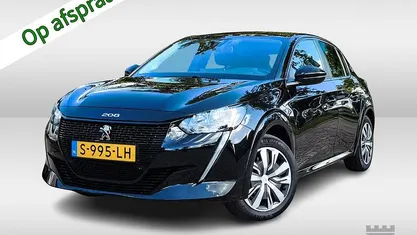 Zwart Gebruikt 2023 Peugeot e-208 Active Hatchback | € 17.400 (Goede deal)