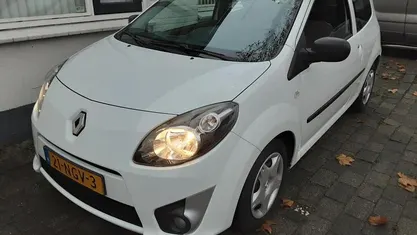 Hatchback Gebruikt 2010 Renault Twingo Authentique Hatchback | € 2.950 (Eerlijke prijs)