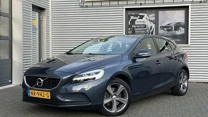 Gebruikt 2017 Volvo V40 Momentum Hatchback | € 12.950 (Eerlijke prijs)