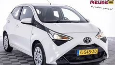 Wit Gebruikt 2019 Toyota Aygo X-play Hatchback | € 13.900 (Eerlijke prijs)