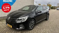 Zwart Gebruikt 2023 Renault Clio V Techno Hatchback | € 16.900 (Eerlijke prijs)