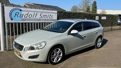 Occasion Volvo V60 Summum 203 PK (149 kW) 2010 Wit (metallic) Stationwagen