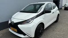 Wit Gebruikt 2016 Toyota Aygo Hatchback | € 6.950 (Eerlijke prijs)
