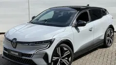 Grijs Gebruikt 2023 Renault Mégane Iconic Hatchback | € 31.445 (Eerlijke prijs)