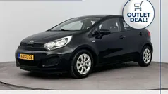 Zwart Gebruikt 2014 Kia Rio Comfort Hatchback | € 8.400 (Eerlijke prijs)