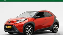Rood Gebruikt 2023 Toyota Aygo Premium Hatchback | € 18.445 (Eerlijke prijs)