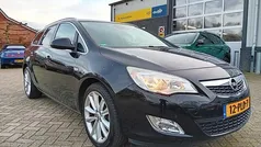 Zwart Gebruikt 2011 Opel Astra Cosmo Stationwagen | € 5.695 (Eerlijke prijs)