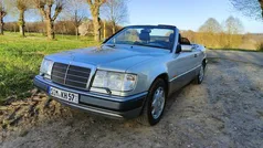 Zilver Gebruikt 1993 Mercedes E300 Cabriolet | € 14.340