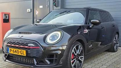 Zwart Occasion 2021 Mini John Cooper Works Clubman Stationwagen | € 36.440 (Eerlijke prijs)