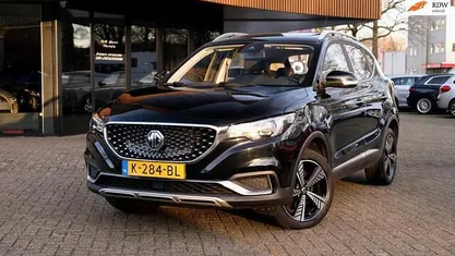 Zwart Occasion 2020 MG ZS Luxury SUV | € 10.950 (Goede deal)