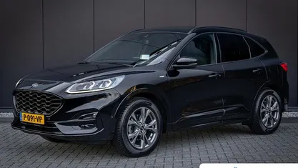 Zwart Gebruikt 2021 Ford Kuga ST-Line X SUV | € 25.395 (Eerlijke prijs)