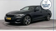 Zwart Gebruikt 2021 BMW 330e Basis Sedan | € 31.899 (Goede deal)