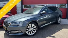 Grijs, metallic lak Gebruikt 2020 Skoda Superb Business Line Stationwagen | € 19.888 (Eerlijke prijs)
