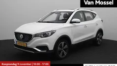 Wit Gebruikt 2020 MG ZS Luxury Sedan | € 13.999 (Eerlijke prijs)