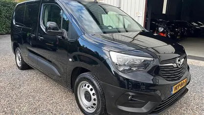 Zwart Gebruikt 2021 Opel Combo Edition MPV | € 14.999 (Eerlijke prijs)