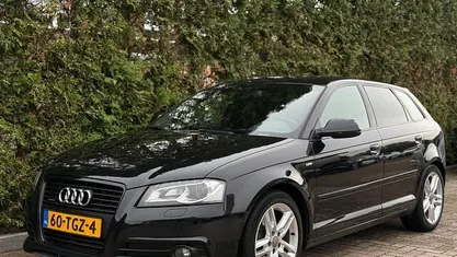 Zwart (metallic) Occasion 2012 Audi A3 Sportback S-Line Hatchback | € 9.980 (Goede deal)