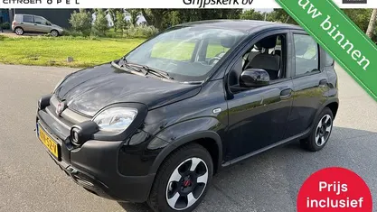 Zwart Gebruikt 2023 Fiat Panda Cross Cross Hatchback | € 14.950 (Eerlijke prijs)