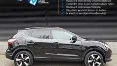 Zwart, metallic lak Gebruikt 2017 Nissan Qashqai N-Connecta SUV | € 15.995 (Eerlijke prijs)