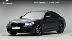 Zwart Gebruikt 2022 BMW 520 M Sport Sedan | € 41.950 (Eerlijke prijs)