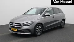 Grijs Gebruikt 2022 Mercedes B180 Business MPV | € 26.900 (Goede deal)