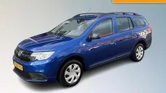 Blauw Gebruikt 2020 Dacia Logan Essentiel Sedan | € 8.950