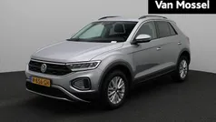Suv Gebruikt 2022 VW T-Roc Life SUV | € 22.445 (Eerlijke prijs)