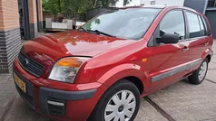 Rood (metallic) Gebruikt 2007 Ford Fusion MPV | € 1.999 (Eerlijke prijs)
