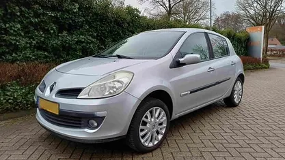 Occasion 2008 Renault Clio II Rip Curl Hatchback | € 1.350 (Super prijs)