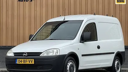 Wit Gebruikt 2002 Opel Combo MPV | € 3.333 (Eerlijke prijs)