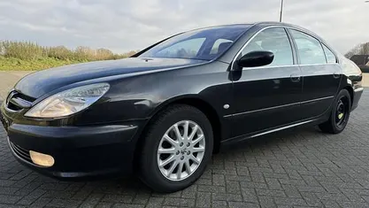 Zwart (metallic) Occasion 2003 Peugeot 607 Sedan | € 1.549 (Eerlijke prijs)
