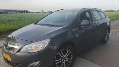 Grijs Gebruikt 2012 Opel Astra Business Edition Stationwagen | € 1.500 (Goede deal)