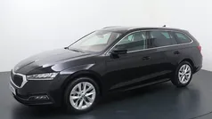 Zwart, metallic lak Gebruikt 2023 Skoda Octavia Business Line Stationwagen | € 26.440 (Eerlijke prijs)