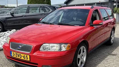 Rood Gebruikt 2007 Volvo V70 Stationwagen | € 3.950 (Eerlijke prijs)