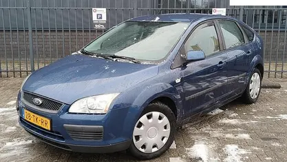 Occasion 2006 Ford Focus Ambiente Hatchback | € 1.398 (Goede deal)