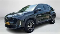 Zwart Gebruikt 2024 Toyota Yaris Cross SUV | € 29.850 (Eerlijke prijs)