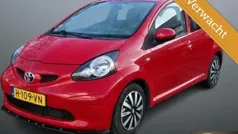 Rood Gebruikt 2007 Toyota Aygo Hatchback | € 1.750 (Eerlijke prijs)