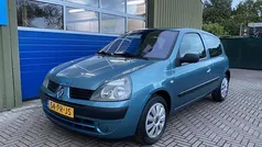 Blauw Gebruikt 2004 Renault Clio II Authentique Hatchback | € 1.699 (Eerlijke prijs)