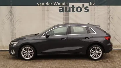 Grijs Gebruikt 2020 Audi A3 Sportback Business Hatchback | € 17.900 (Goede deal)
