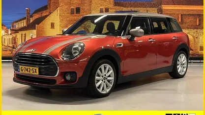 Rood Occasion 2019 Mini Cooper Clubman Stationwagen | € 19.950 (Goede deal)