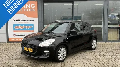 Zwart Gebruikt 2021 Suzuki Swift Hatchback | € 15.490 (Eerlijke prijs)