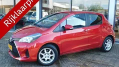 Rood Gebruikt 2016 Toyota Yaris Hatchback | € 13.650 (Eerlijke prijs)