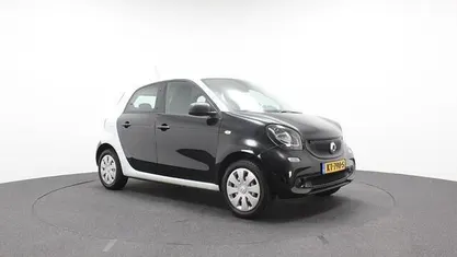 Zwart Occasion 2016 Smart ForFour Pure Hatchback | € 6.995 (Eerlijke prijs)