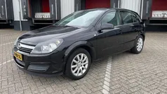 Zwart Gebruikt 2005 Opel Astra Elegance Hatchback | € 1.695 (Eerlijke prijs)