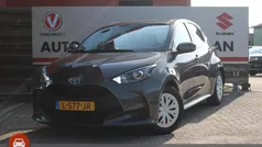 Grijs Gebruikt 2021 Toyota Yaris Hybrid Active Hatchback | € 16.450 (Eerlijke prijs)