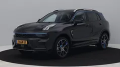 Zwart, metallic lak Gebruikt 2023 Lynk & Co 01 SUV | € 25.900 (Eerlijke prijs)