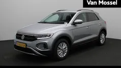 Grijs Gebruikt 2022 VW T-Roc Life SUV | € 22.900 (Eerlijke prijs)