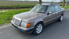 Overige Gebruikt 1990 Mercedes E230 Sedan | € 3.250