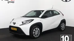 Gebruikt 2024 Toyota Aygo Play Hatchback | € 18.400 (Eerlijke prijs)