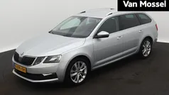 Grijs Gebruikt 2020 Skoda Octavia Clever Stationwagen | € 18.844 (Eerlijke prijs)